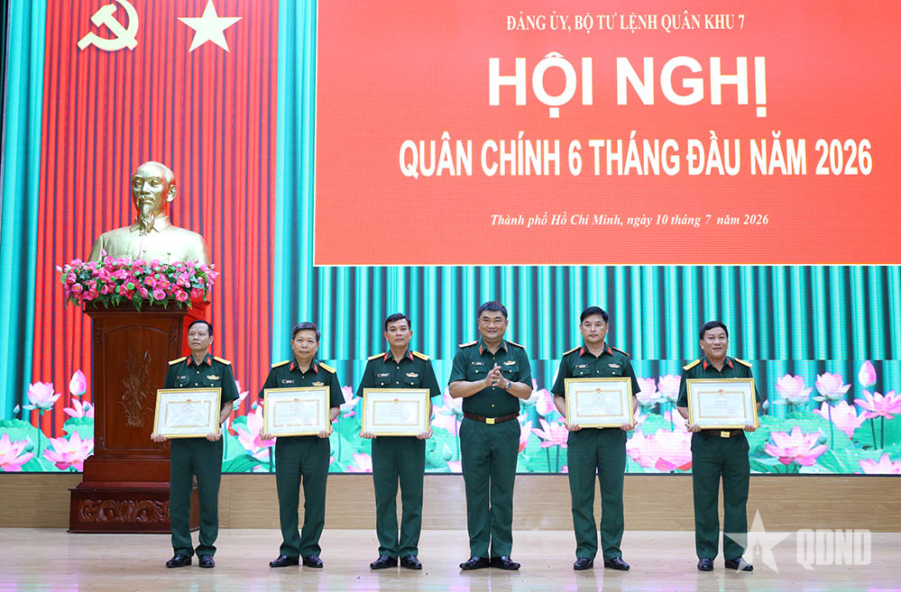 Quân khu 7 hoàn thành thắng lợi nhiệm vụ quân sự, quốc phòng 6 tháng đầu năm 2026